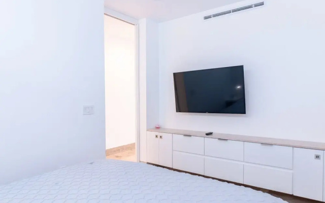 Contemporary Design Oceana 422 Playa del Carmen Condo by RedAwning