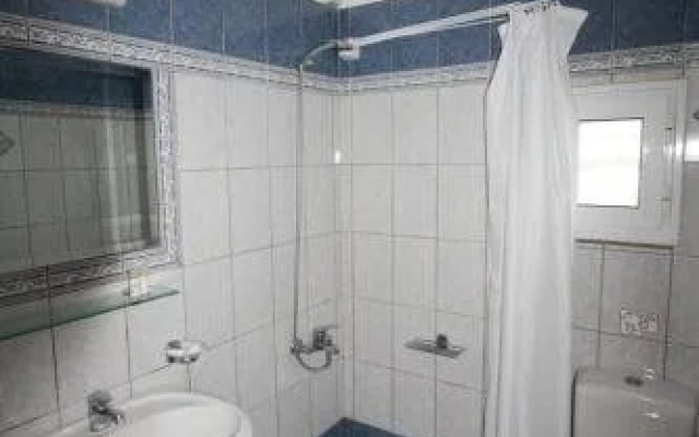 Konstantinos Hotel & Apartments
