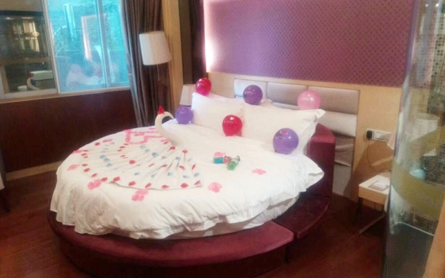 Hong Du International Hotel (Guangzhou Triumphal Arch)
