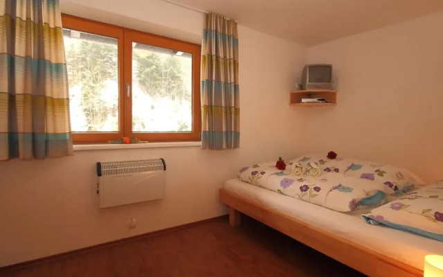 Boutique Apartment With Mountain View