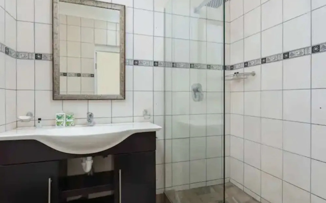 Newly Renovated Studio Apartment in Cape Town