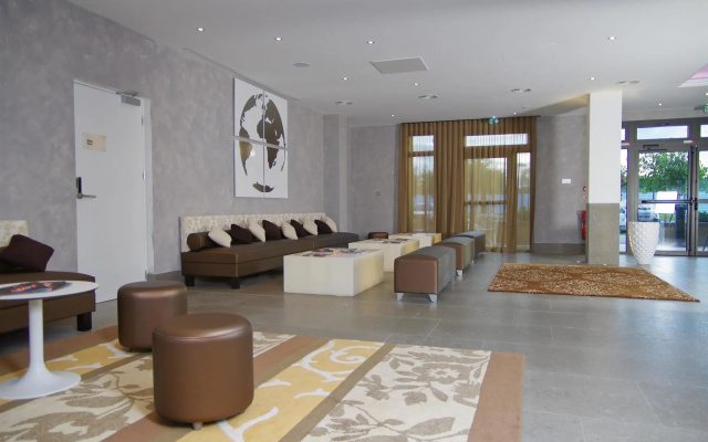 Kyriad Prestige Lyon Est - Saint Priest Eurexpo Hotel and Spa
