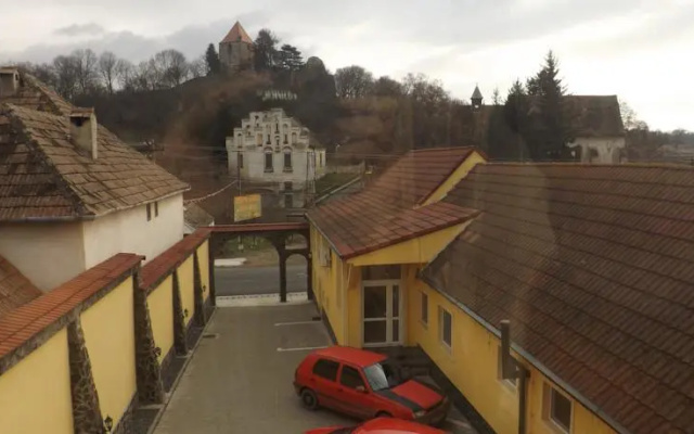 Pensiunea La Cetate