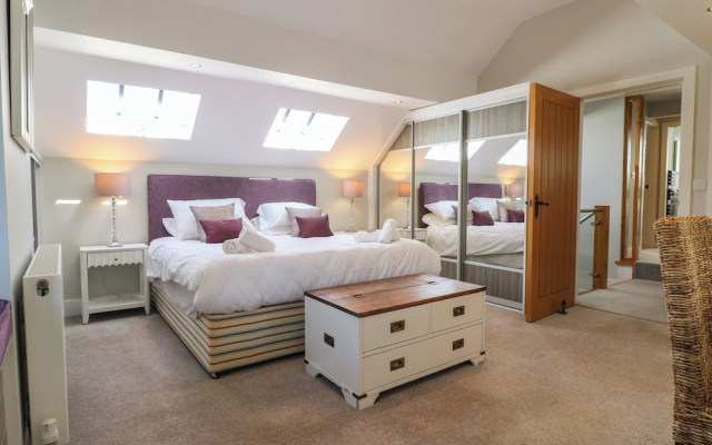 New Elms Farmhouse