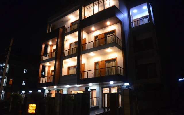 Hotel Platinum Palace Near Medanta Hospital Sector 38