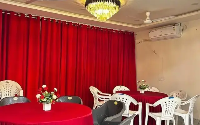 7Cr Hotel