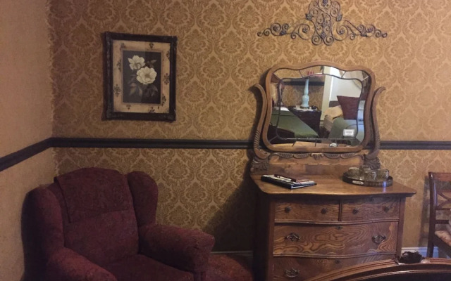 Weaverville Whitmore Inn