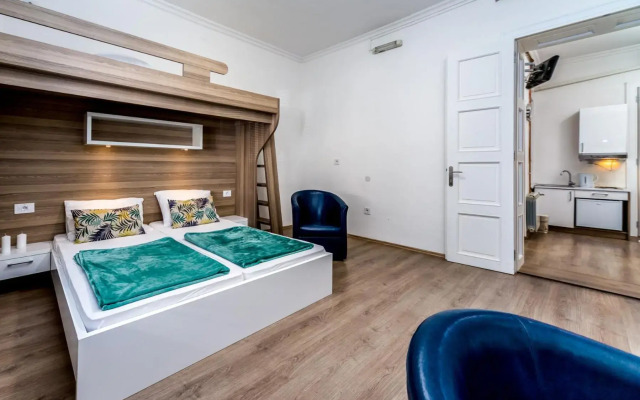 Ikar Apartments