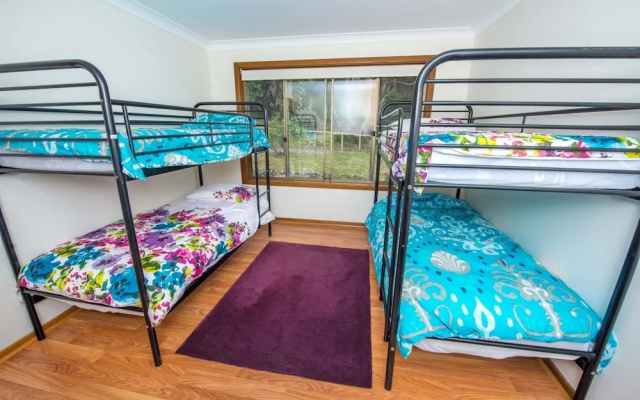 Pet Friendly Lentara St 8 - Fingal Bay