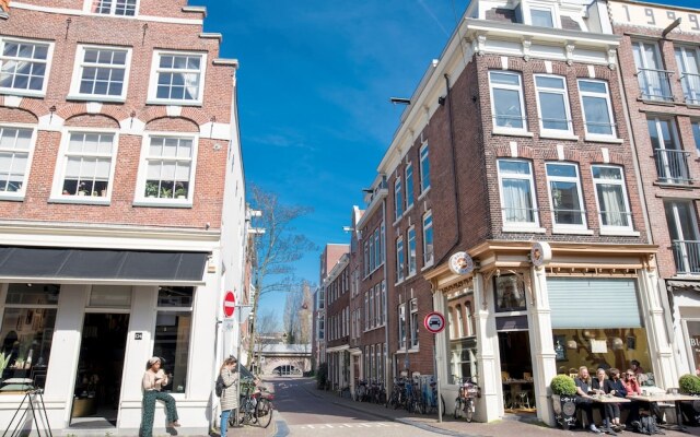 Отель Original Jordaan House вид на фасад