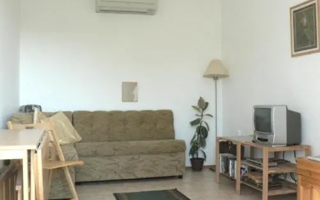 Pelican Lake Guesthouse