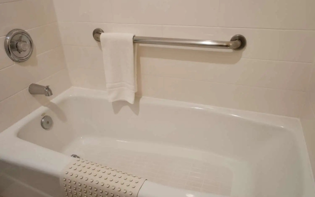 Best Western Plus China Lake Inn