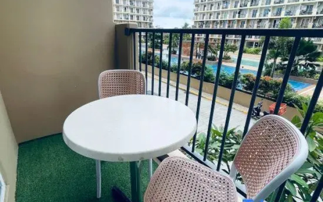 J&J Mactan Stays PS4, Netflix, Pool & PaidParking
