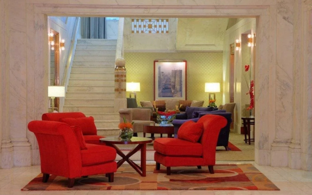 River Hotel