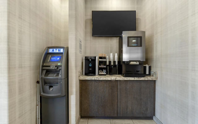Best Western Plus Carriage Inn
