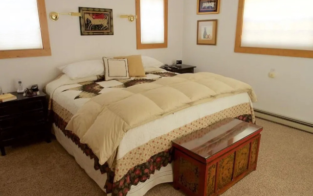 Tuckers - 2 Br Cabin