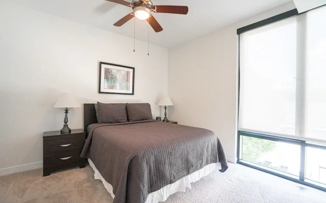 SoBe Belmont St Apartments