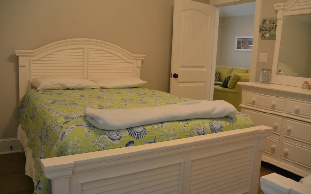 Southern Belle by RedAwning