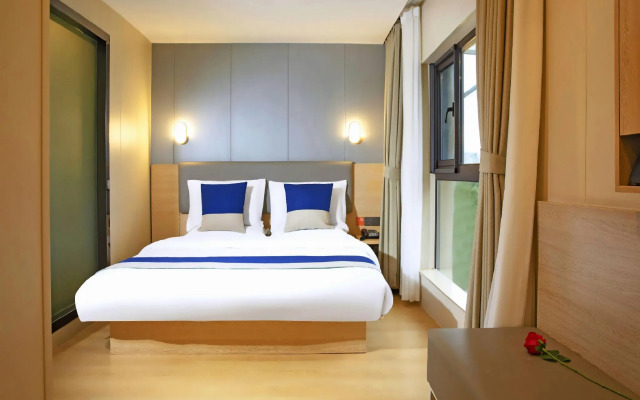 7 Days Premium Shanghai International Automobile City Tongji University Branch