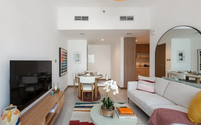Vibrant 2BR Miami Vibes at Business Bay