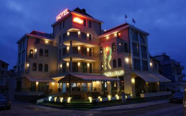 Hotel Dukov Аврен вид на фасад