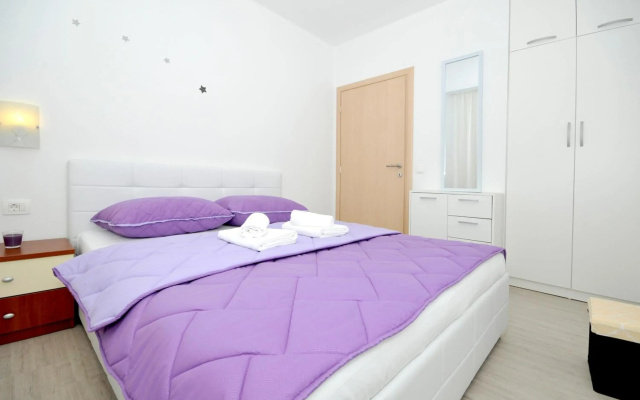 Apartment Mira