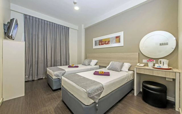 Hotel 81 Lucky