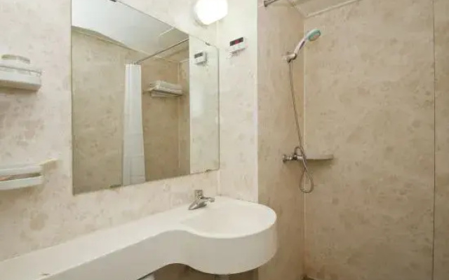 Yinan Xinxing Hotel