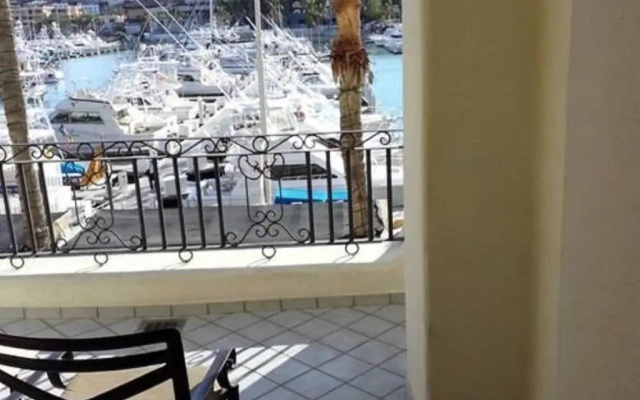 1BR Nautical Suite Sleep 4 in Cabo