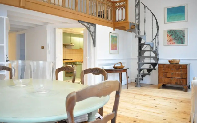 2 Bedroom Apartment in Great Location
