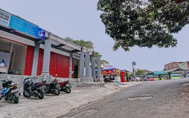 OYO 90544 Grand Redisa