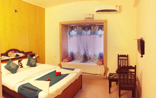 Hotel Marina Mahal