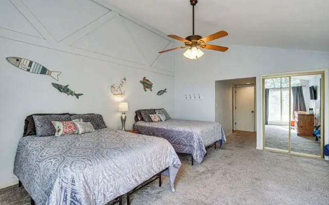 Osage Beach Home: Deck, Pool Access
