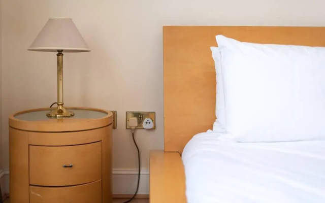 CAPITAL One Bedroom Flat Chelsea Cloisters 724