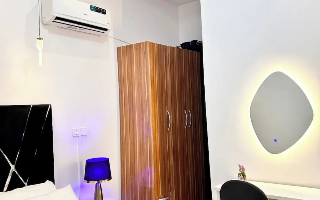 Luxury Shortlet Apartment LBS, AJAH