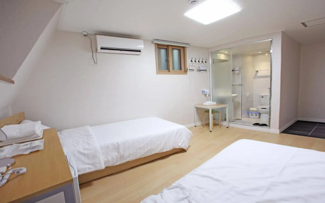 Starria Hostel Foreign Guest Only