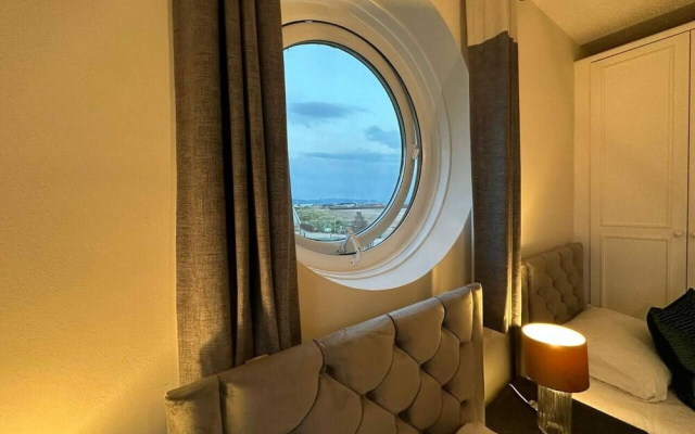 Beautiful 3-bed Apartment in Swansea