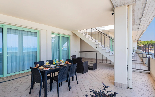 Residenza Miralago With Pool - One-bedroom With Terrace