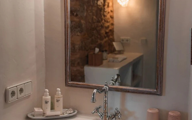 Es Cucons Rural Hotel