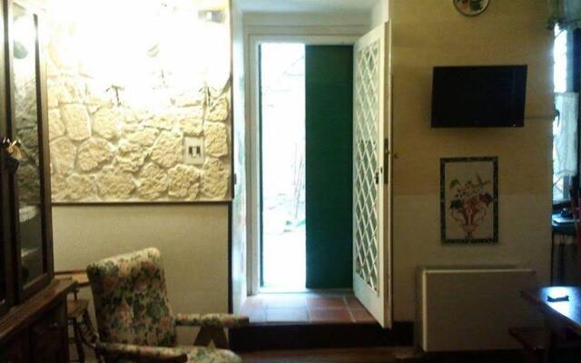 Отель Aga Guest Residence Неми комната для гостей