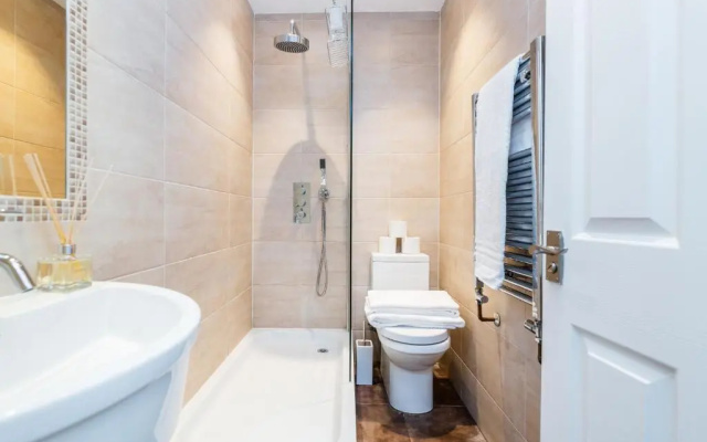Elegant 3Bed Apartment in Kensington Olympia