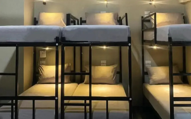 Hide Hostel