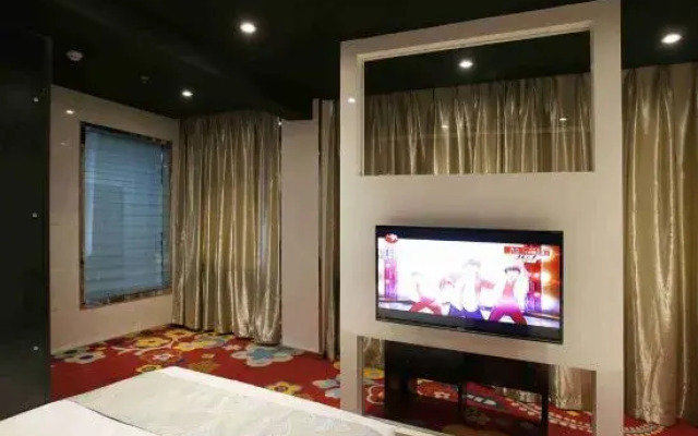 Mona Hotel