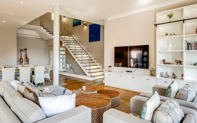 2bed Apt 5min Walk From Camps Bay Central Escape