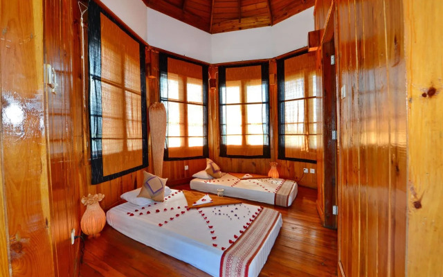 Myanmar Treasure Resort Inle