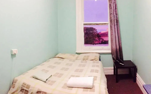 Bondi Shores Hostel