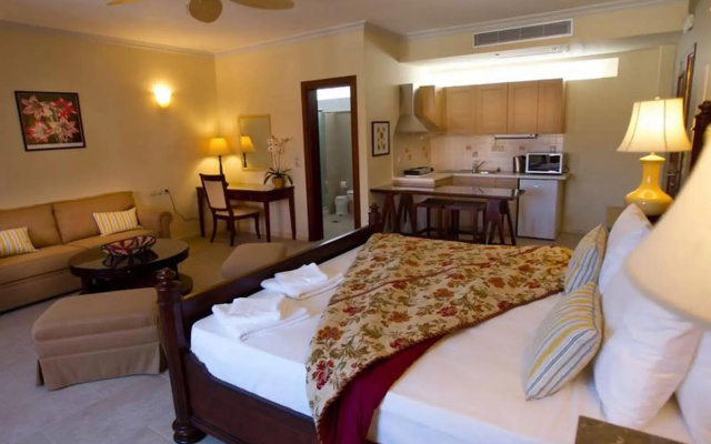 Balhambra Suites - Adults Only
