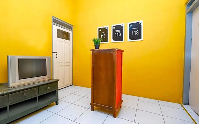 OYO Life 2867 Kos Kuning
