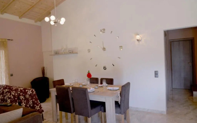 ANTIGONH COUNTRYSIDE VILLA !i
