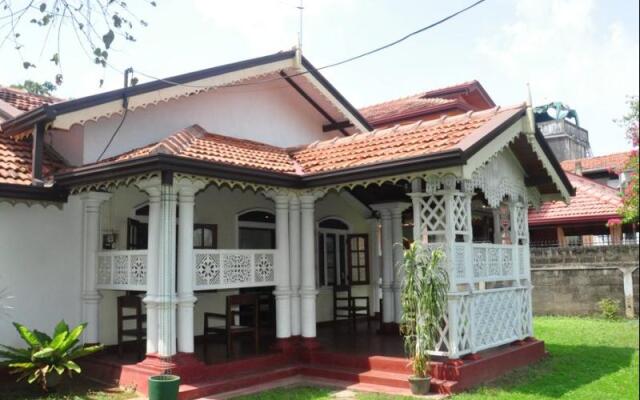 Travel Easy Hostel вид на фасад